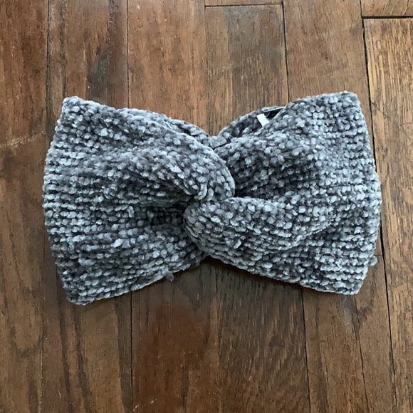 H&M Divided Headband Ear Warmer in Gray